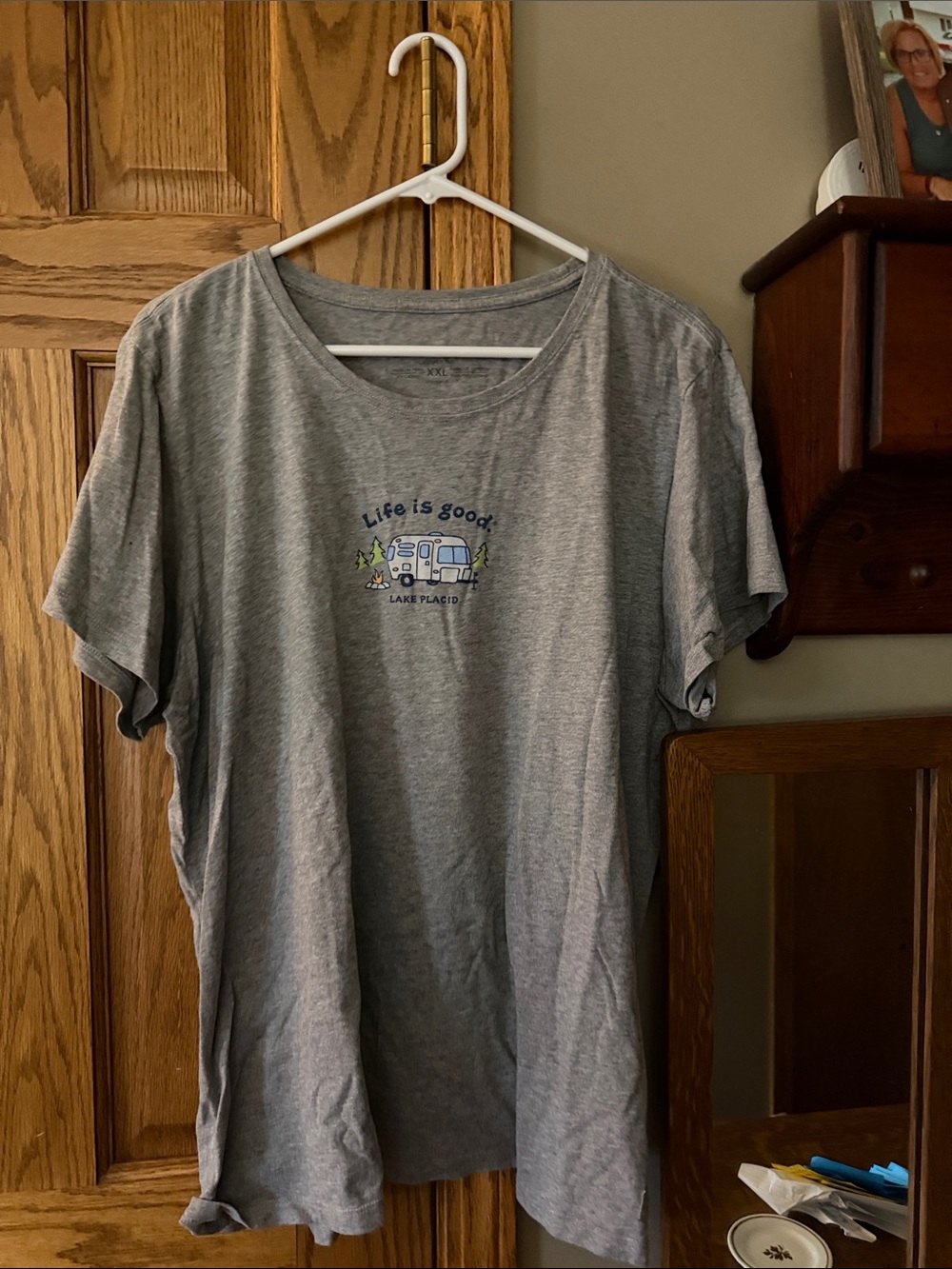 Life Is Good Men's Gray Short-Sleeve Tee with Camper Graphic